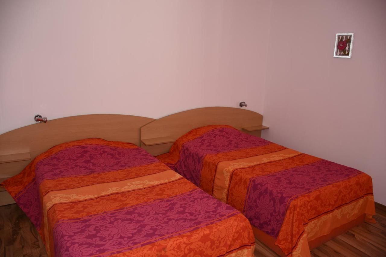 Отель Family Hotel Vit Тетевен-17