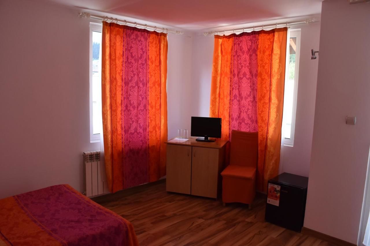 Отель Family Hotel Vit Тетевен-19