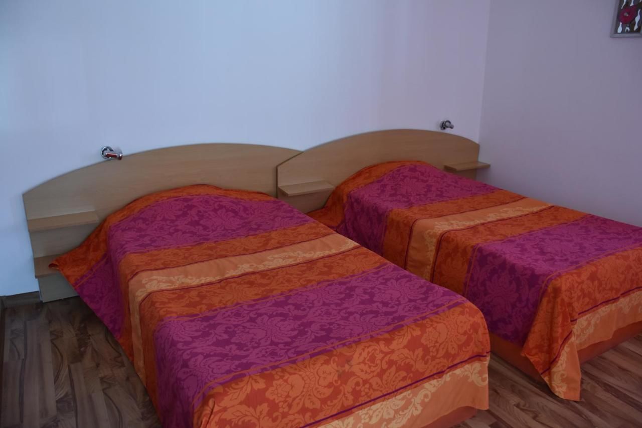 Отель Family Hotel Vit Тетевен-20